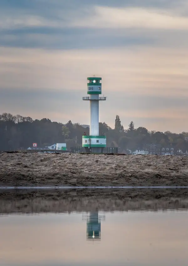Leuchtturm Friedrichsort vom Falckensteiner Strand aus