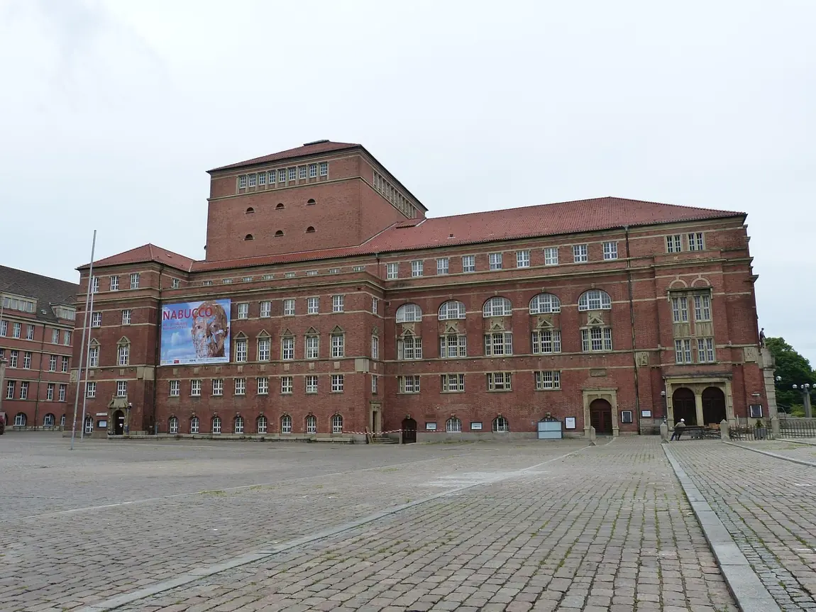 Opernhaus Kiel am Rathausplatz
